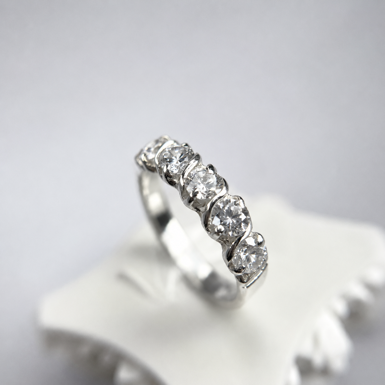 Anillo Eternidad con Cristales en Plata 950