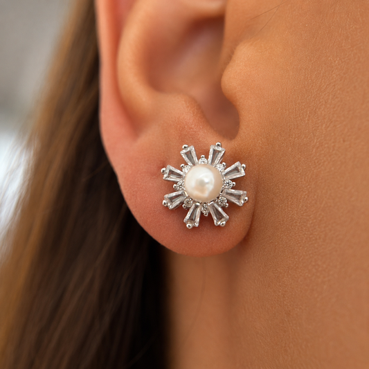Pendientes Tipo Flor Perla y Cristal Baguette