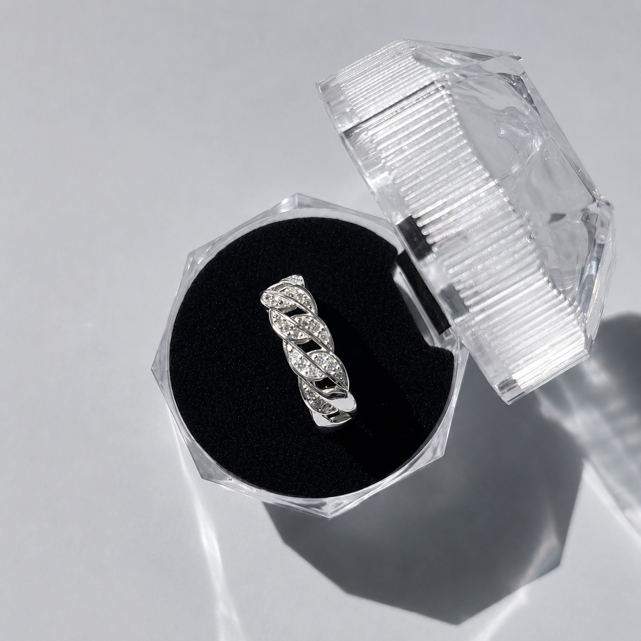 Anillo Cubana con cristales de Plata 950
