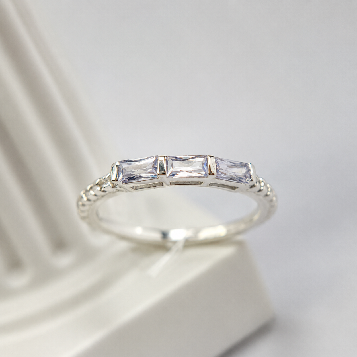 Anillo Triple Baguette Lavanda